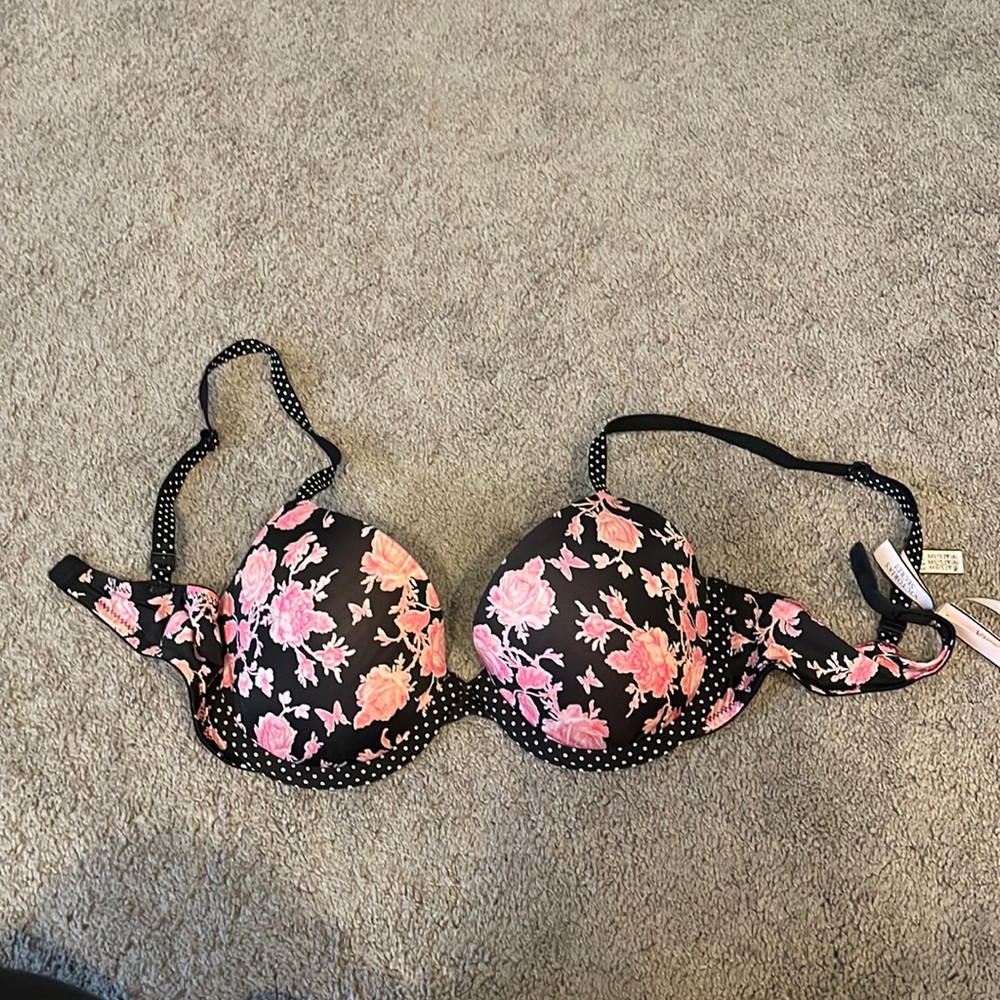 Victoria’s Secret new with tags bra size 34C